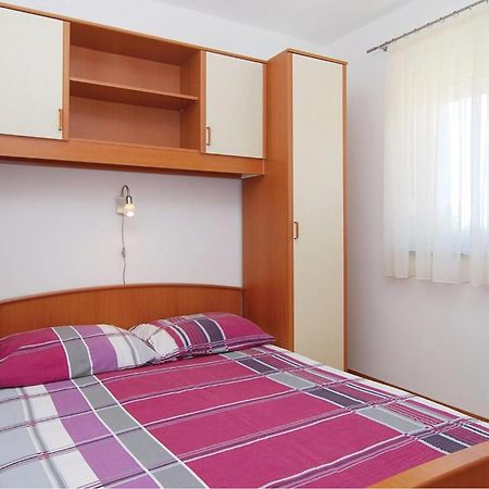 2 Bedroom Nice Apartment In ויר מראה חיצוני תמונה