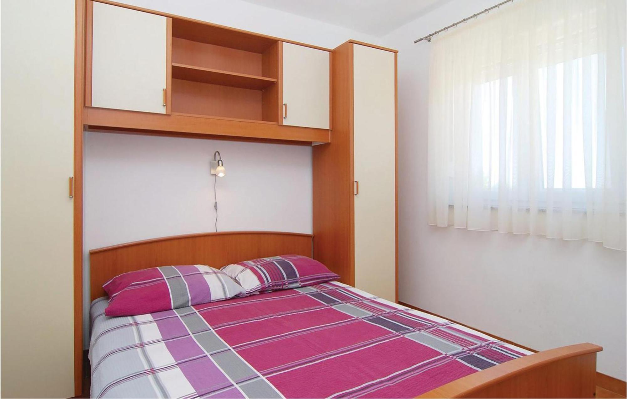 2 Bedroom Nice Apartment In ויר מראה חיצוני תמונה