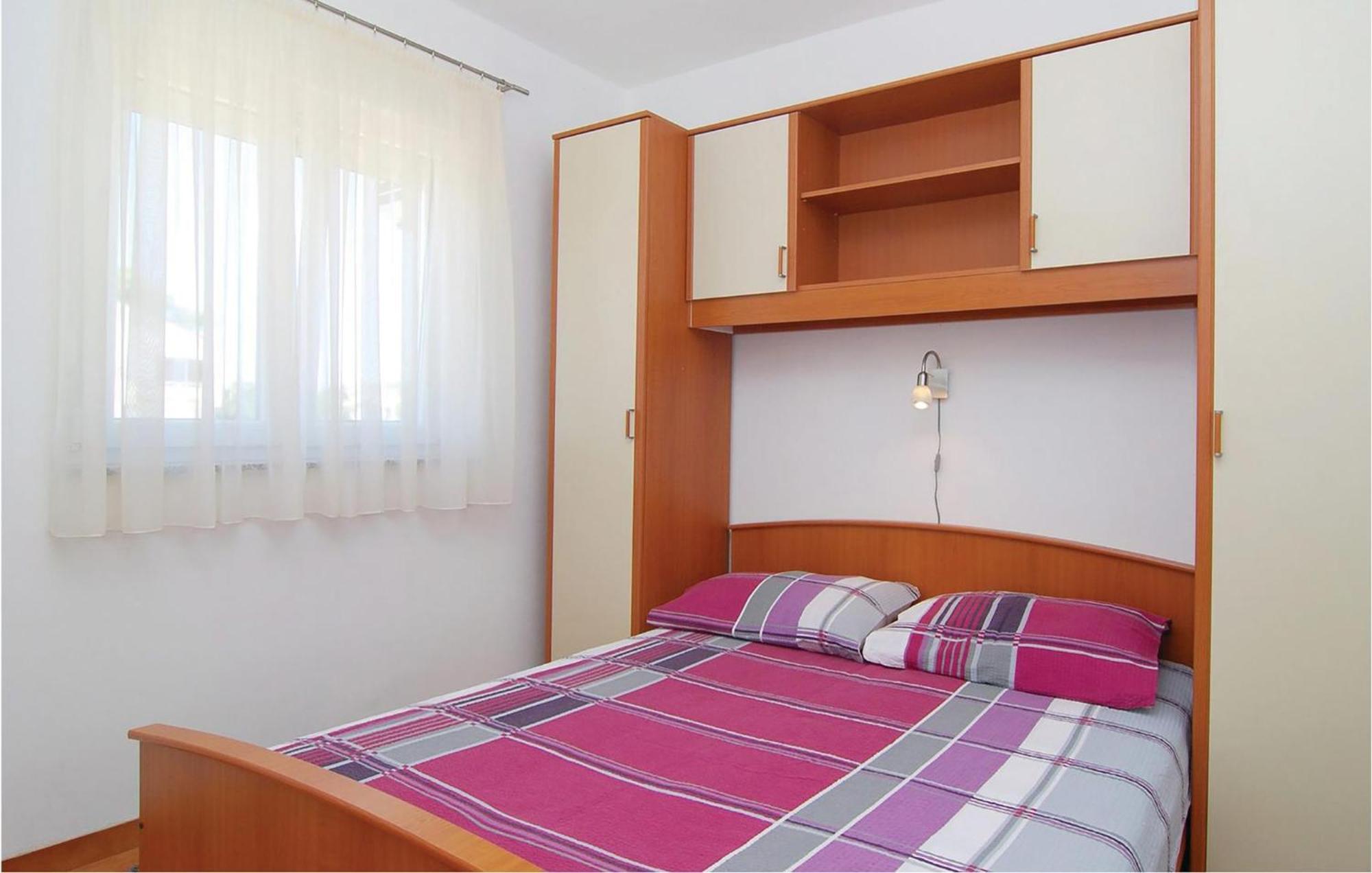 2 Bedroom Nice Apartment In ויר מראה חיצוני תמונה